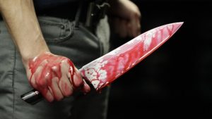 Mulher mata o ex a facadas