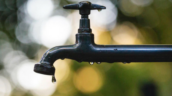 Embasa pede que população economize água por conta da greve