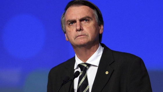 Bolsonaro lidera com 30% em nova pesquisa