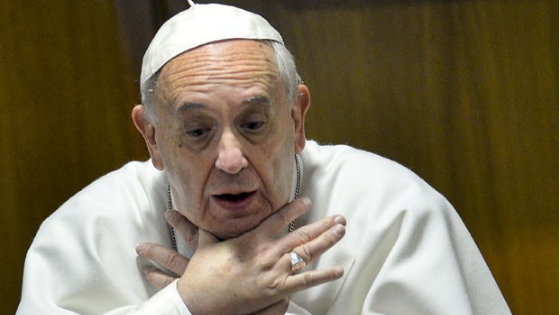 Papa Francisco não é digno da cadeira de Pedro