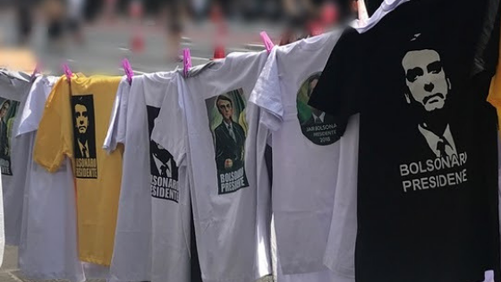 Professor da UFRB atropela ambulante que vendia camisetas de Bolsonaro