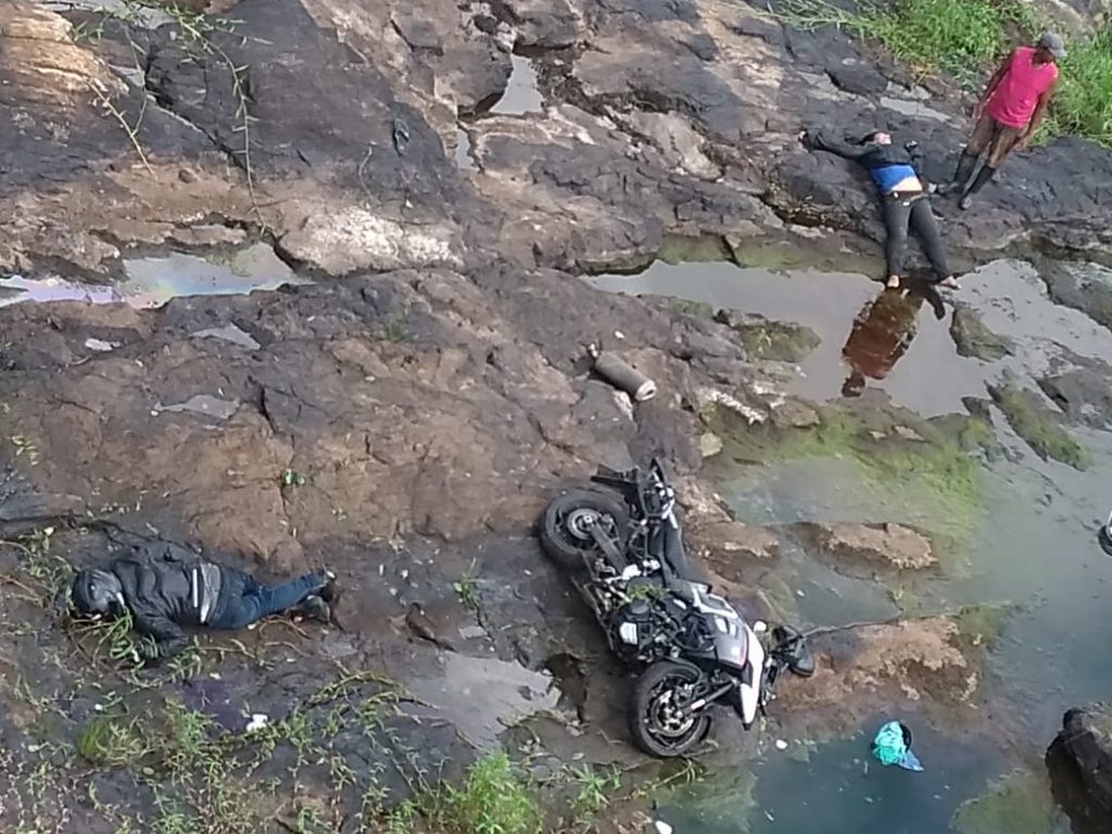 Casal morre após moto cair em ponte em Nazaré das Farinhas