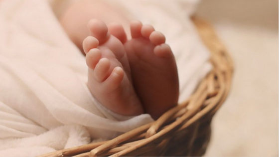 Beijo mata bebê de 14 dias de vida e reforça alerta aos pais