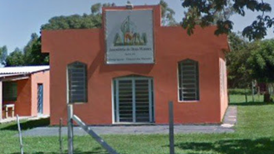 Homem estupra menina de 6 anos durante culto atrás da igreja