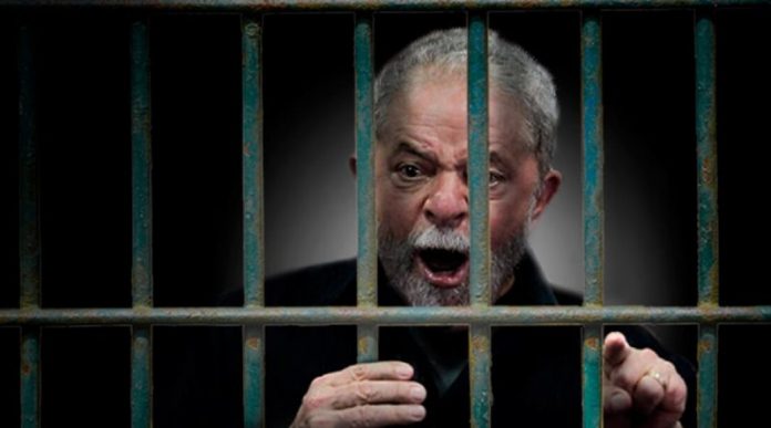 Lula diz que Brasil é governado por malucos