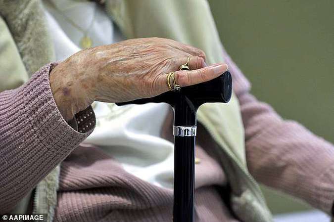 Idosa de 102 anos mata vizinha