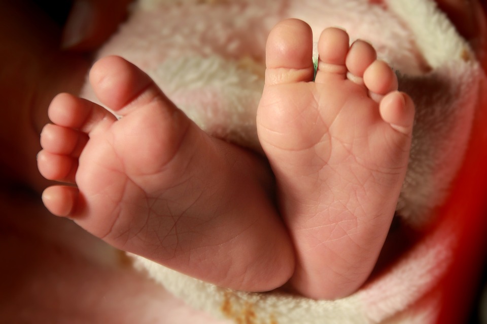 Bebê de 9 meses com microcefalia é estuprada
