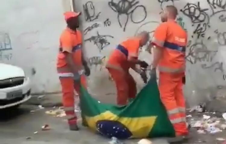 Garis usam Bandeira do Brasil