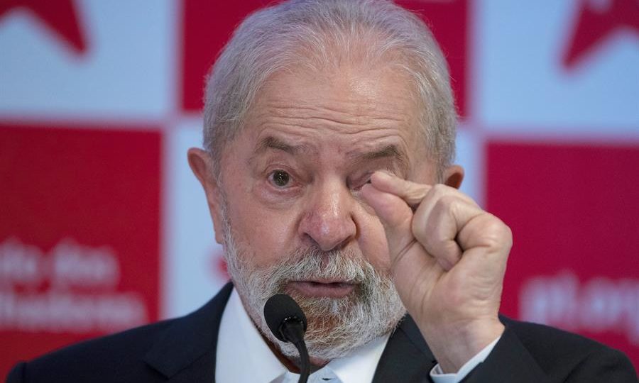O mal que Lula faz à democracia