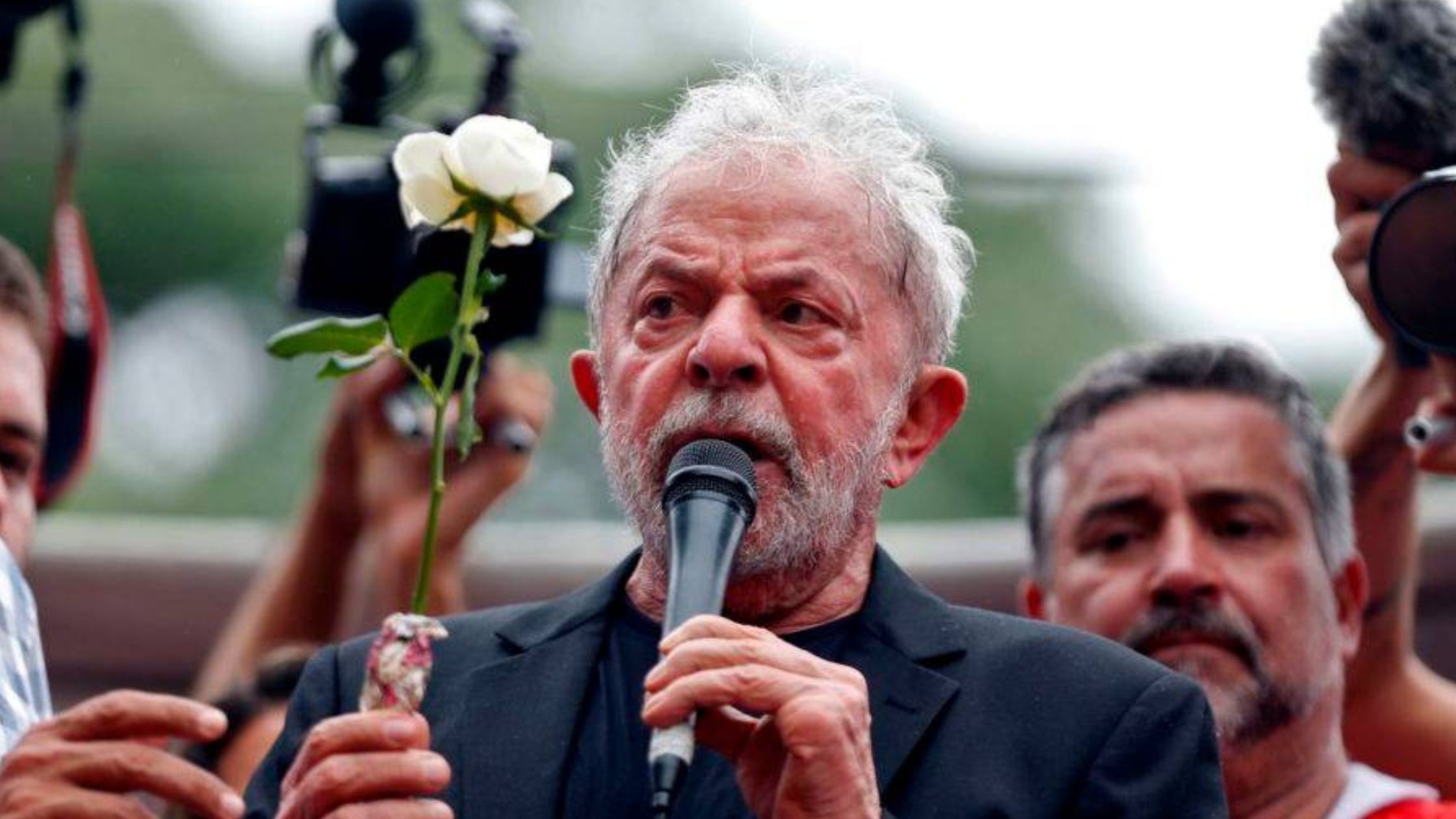 Lula ataca Bolsonaro