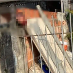 Salvador: Cabeça decapitada é encontrada cravada em portão de casa próximo à UPA de São Marcos