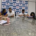 Secretário de saúde, Ricardo Santos (Cadinho Caranguejo), reúne-se com equipe técnica para alinhamento e planejamento da saúde em Lauro de Freitas